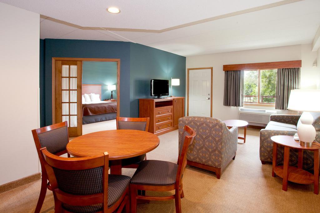 Americinn By Wyndham Chanhassen Exterior photo