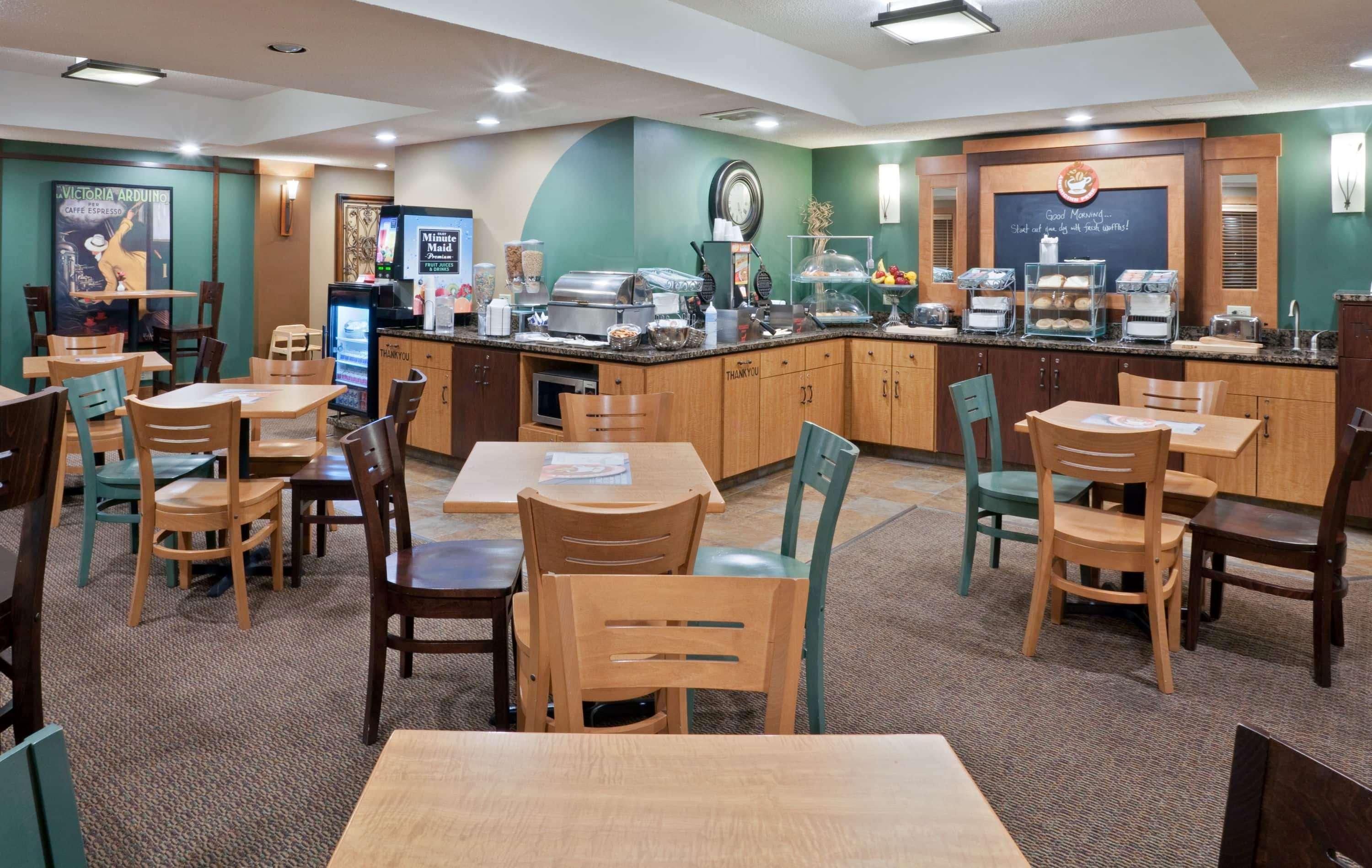 Americinn By Wyndham Chanhassen Exterior photo