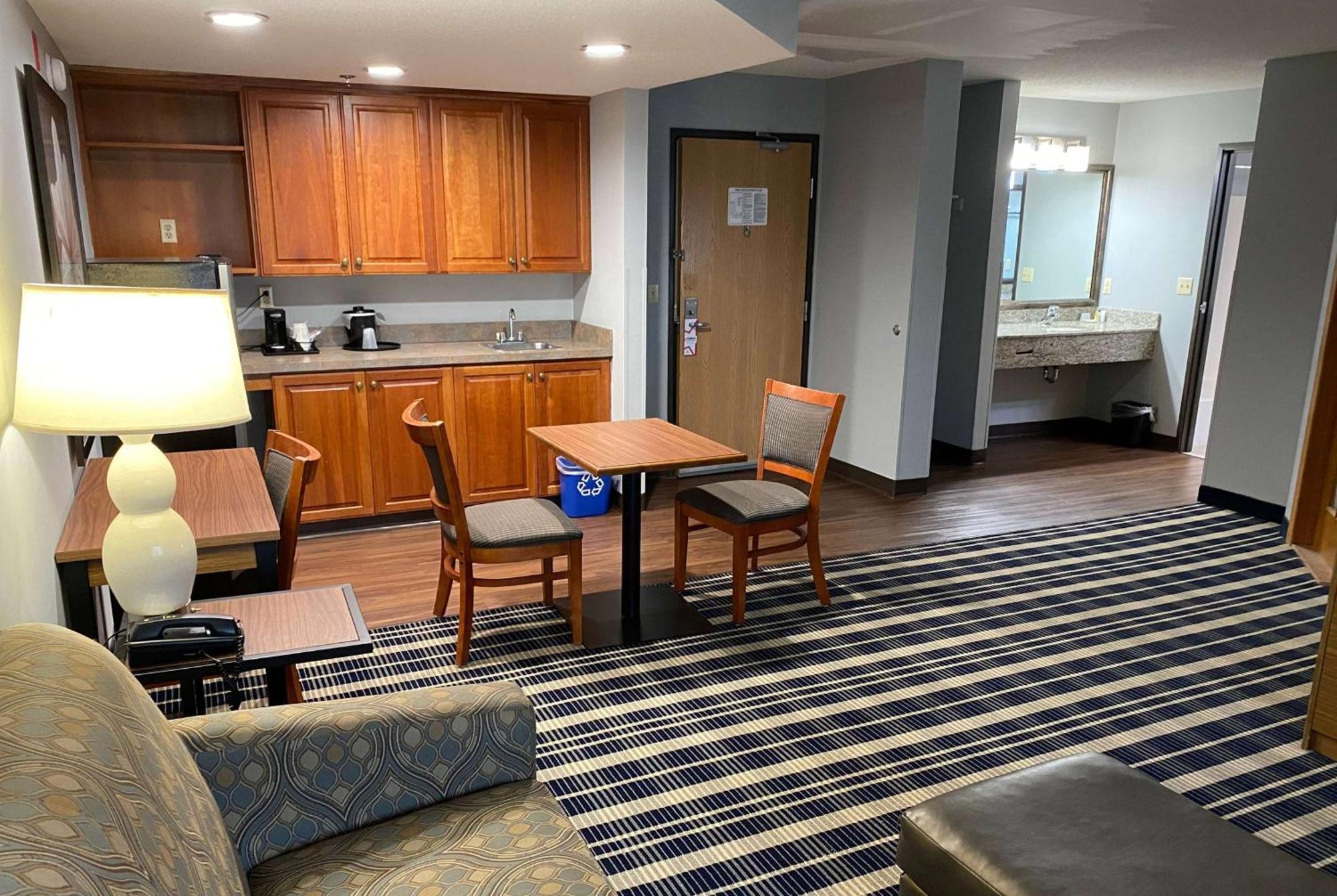 Americinn By Wyndham Chanhassen Exterior photo