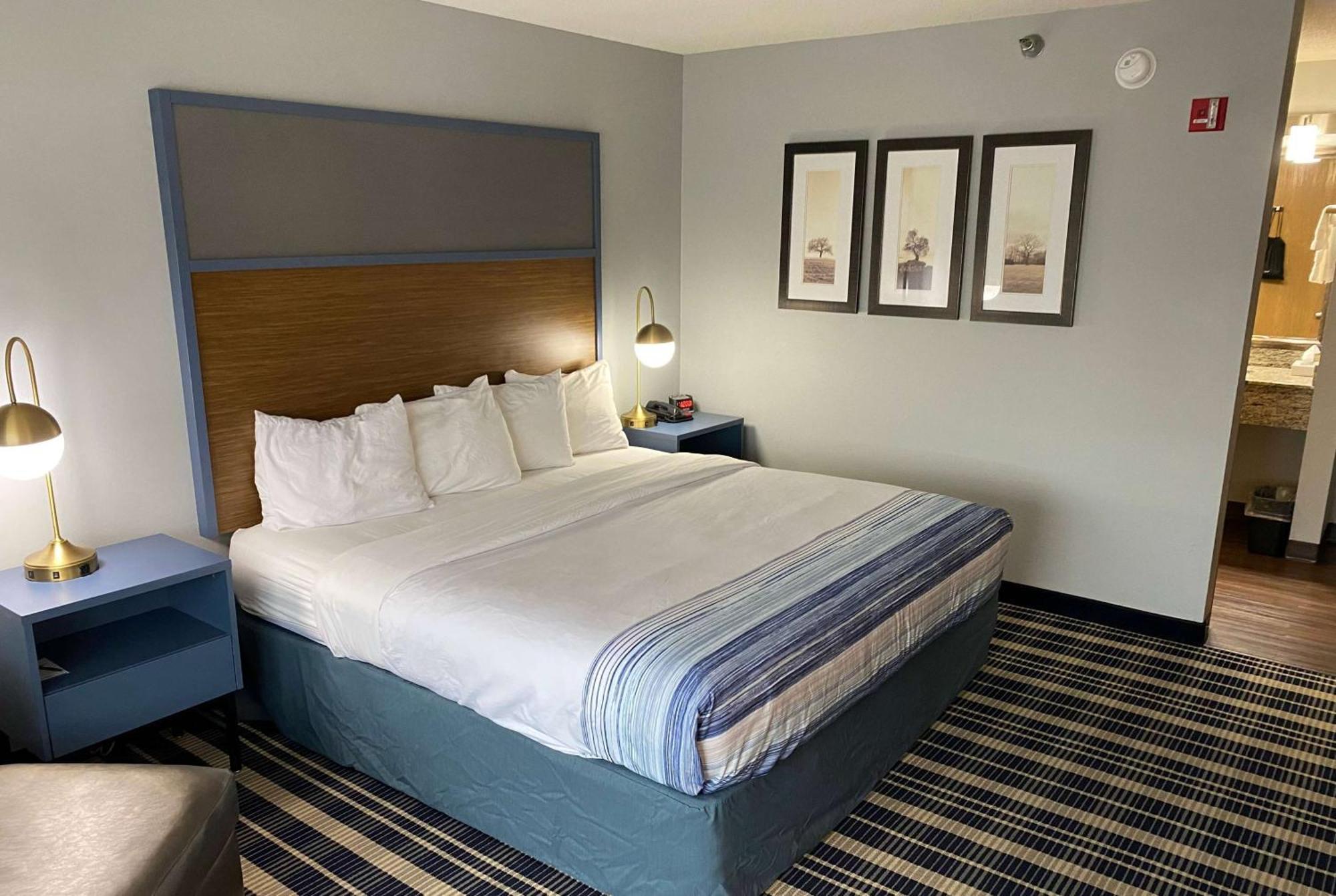 Americinn By Wyndham Chanhassen Exterior photo