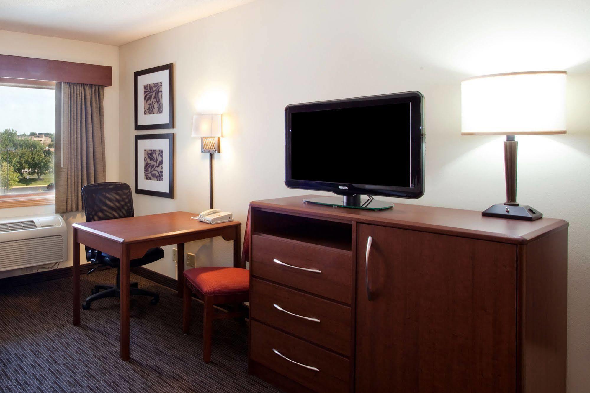 Americinn By Wyndham Chanhassen Exterior photo